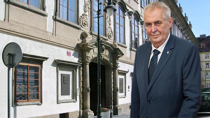 Ostrá kritika senátorů: Prezident hájí zájmy cizích mocností!