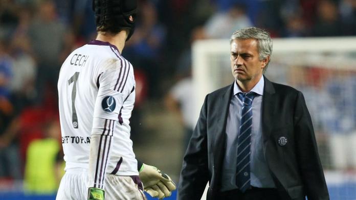 Čech může jít, šokoval Mourinho. Přesvědčovat ho nebude