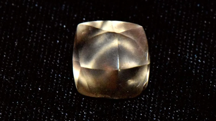 Holčička slavila narozeniny v národním parku. Našla diamant velký jako hrášek