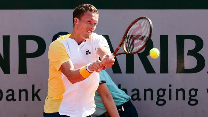 Lehečka po pětisetové bitvě postupuje. Poprvé si na French Open zahraje 2. kolo