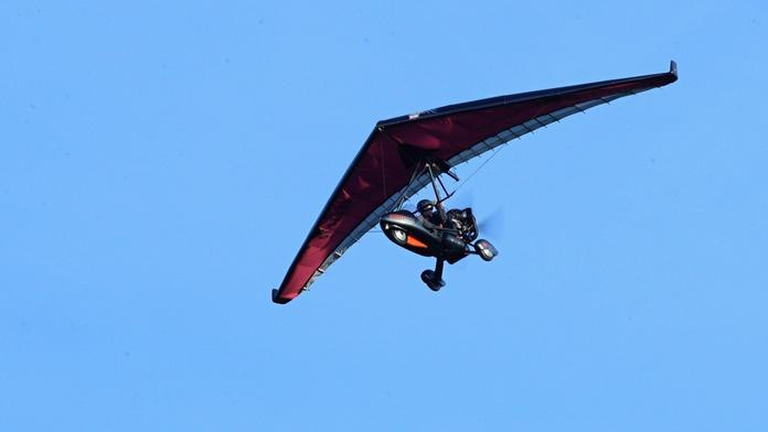 Na Vysočině spadla v úterý dvě rogala. Piloty odvezli záchranáři