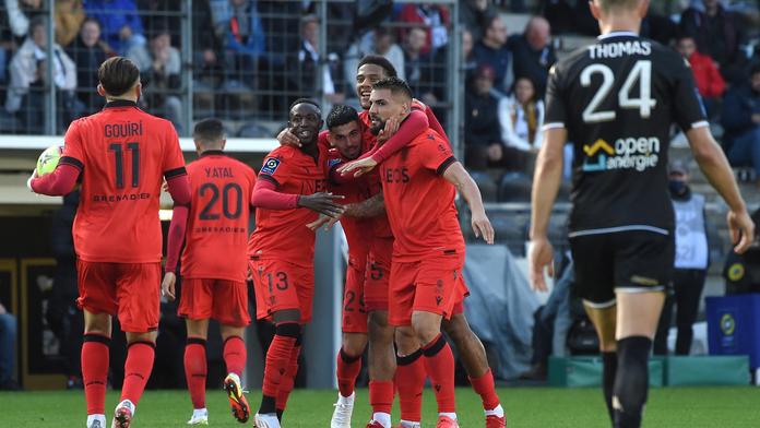 Nice se v Ligue 1 dostalo na druhé místo. Jeden zápas se nedohrál