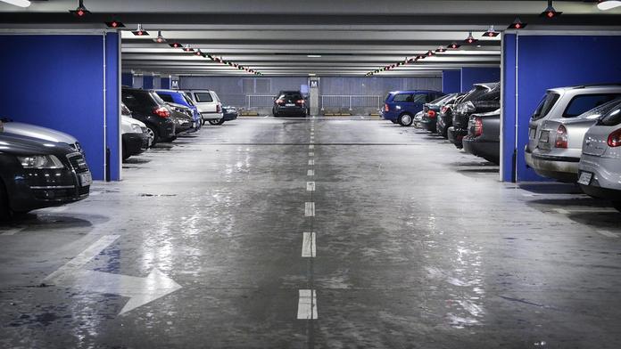 Zapomněl kde zaparkoval svoje auto, našel ho za 20 let