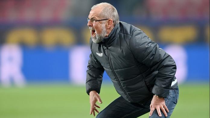 Od rádoby fanouška se distancujeme. Pardubice se omluvily trenéru Radovi