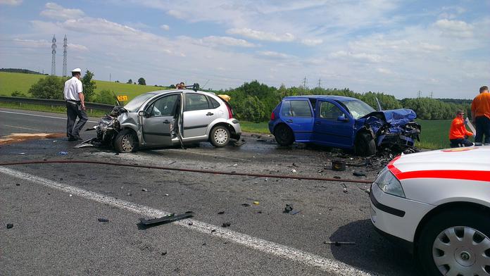Srážku dvou aut nepřežila na Jindřichohradecku řidička