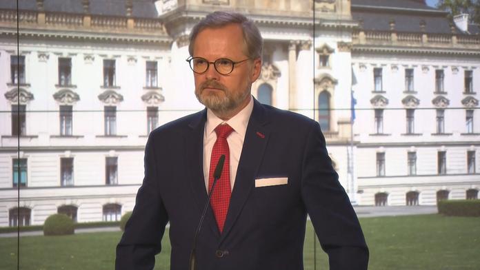 Lidé nevěří vládě ani prezidentovi, ukázal průzkum. Nejhůř je na tom Sněmovna