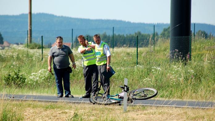 Ve Šternberku srazilo auto cyklistku. Je ve VÁŽNÉM STAVU!
