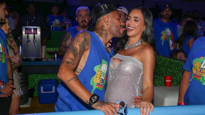 Neymar s partnerkou Brunou Biancardiovou