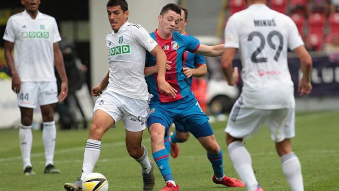 Karviná má několik nakažených covidem. Chce odklad duelu s Baníkem