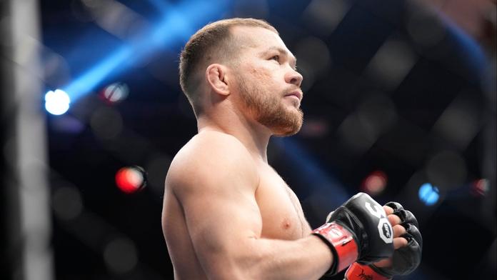 Souboj bývalých šampionů UFC ovládl Jan, k vidění byl i pekelný kop z otočky