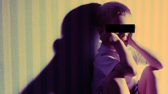 ŠÍLENÉ! Když rodila v nemocnici, jejího syna (10) znásilňovala chůva!