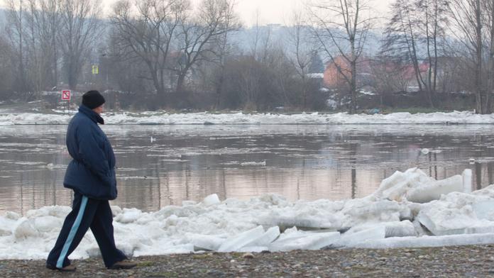 Ve Varnsdorfu stoupla Mandava, na Liberecku zaplavila voda sklepy a garáže