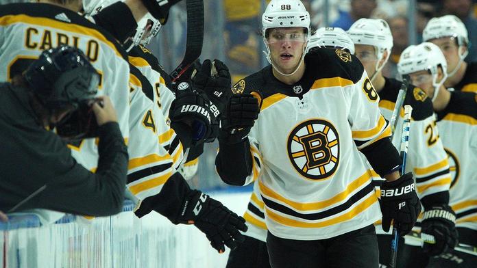 Pastrňák si spravil chuť! Boston po debaklu vypráskal Buffalo