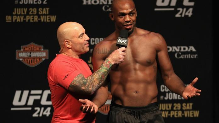 Šampion z UFC splnil nadšenému fanouškovi sen. Vypnul ho!
