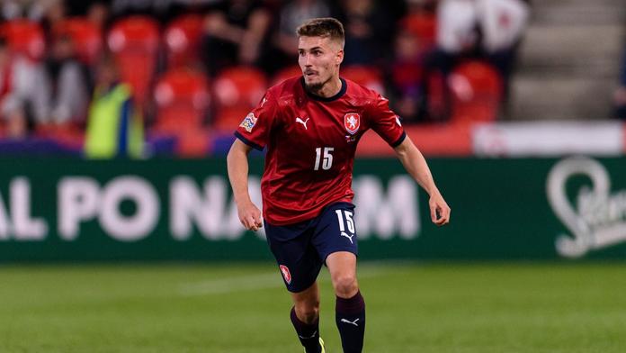 Komplikace před Ligou národů. Opora nároďáku je na několik týdnů mimo hru
