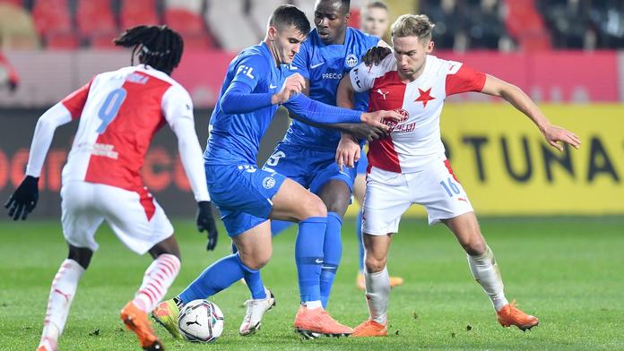 Slavia změnila názor, hráči z hostování si proti ní už nezahrají