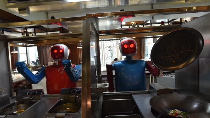 Rok 2045 podle odboníků: Roboti budou všude kolem nás!