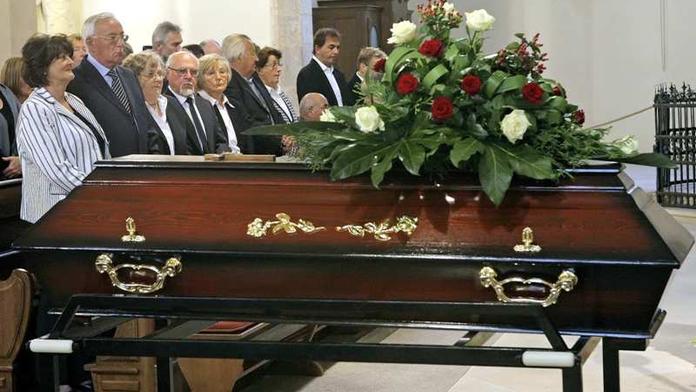 Žena (41) zemřela, protože lékaři 12krát (!) NEPOZNALI RAKOVINU