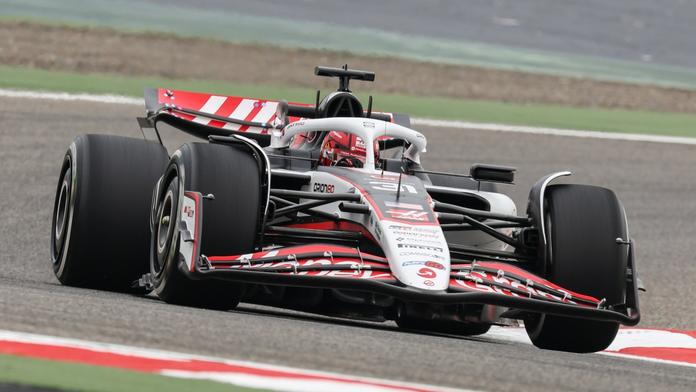 Haas se vysmál soupeřům v F1. Nemohli testovat, neměli totiž pneumatiky