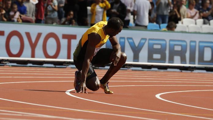 Bolt na MS nesimuloval. Natrhnul si stehenní sval. Tady je důkaz!