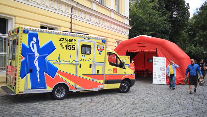 Mladá dívka zemřela po pádu z 5. patra v Českém Těšíně, od mala trpěla epilepsií