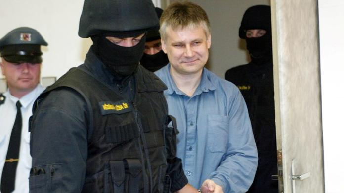 Kajínek píše z vězení: Chci domů, spravedlnost se schovává