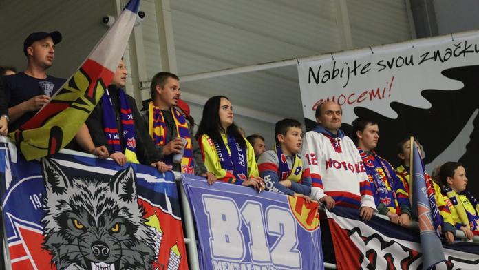Kluby reagují na nové rozhodnutí vlády: Nic měnit nebudeme