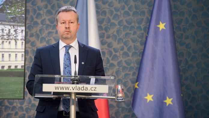 Ministr Brabec měl konečně vysvětlit otravu Bečvy. Nic ale neřekl