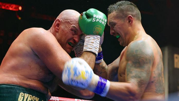 Fury padl, Usyk je králem těžké váhy. Straní ti díky válce, zlobí se poražený Brit