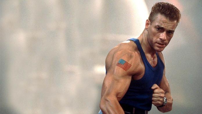 Slavný Van Damme míří do Prahy. Přiletí tryskáčem, zpovídat ho bude i Jágr