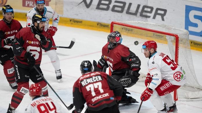 Domácí prostředí mu svědčí, Třinec poprvé udolal Spartu. Vyhrál i Hradec