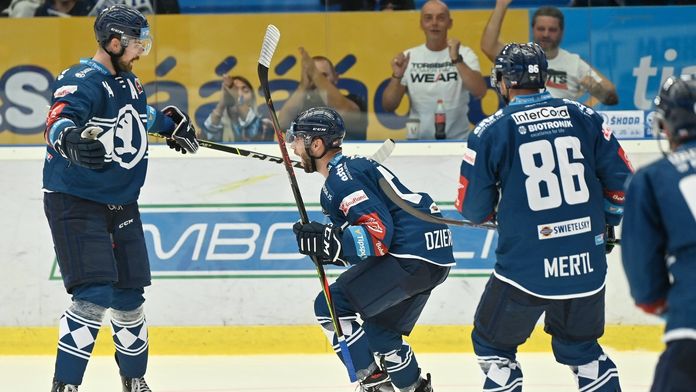 Kladno s Jágrem v sestavě prohrálo. Radují se opět Pardubice, mistr padl