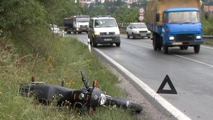Jižní spojka: střet auta s motorkou odnesla mladá dívka