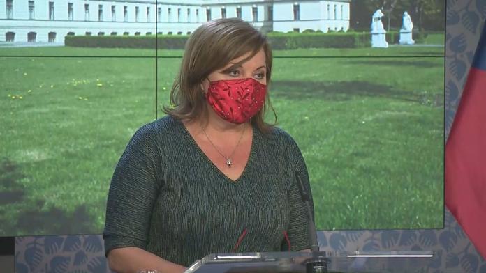 Schillerová prozradila plány: Mzdy zvyšovat nebudeme, cigarety zdraží