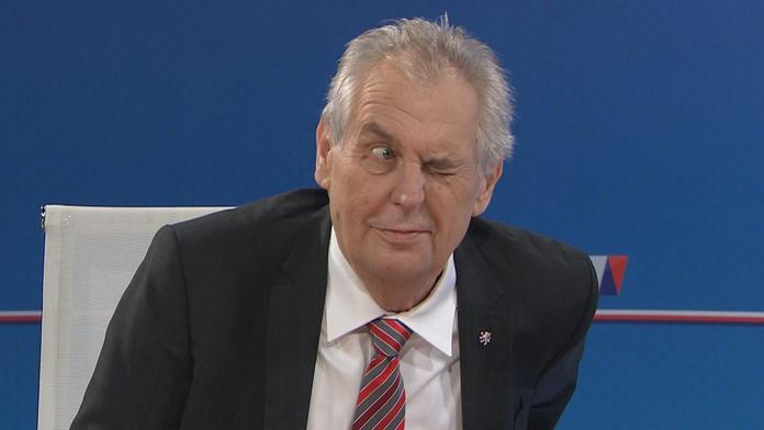 Mrkající Miloš Zeman