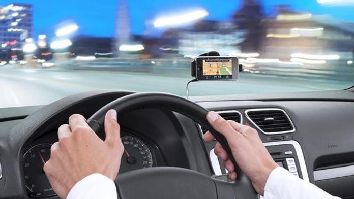 TomTom začal prodávat navigaci pro mobil iPhone