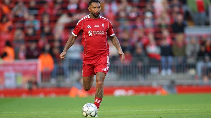 Krev, bolest a více než 50 stehů! Bývalý hráč Liverpoolu popsal brutální útok psa