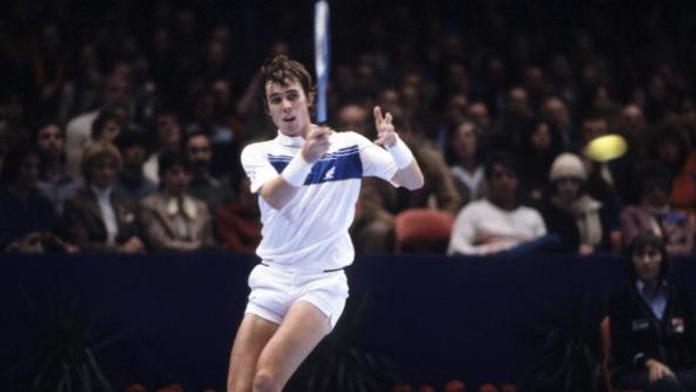 Vítězná znamení Ivana Lendla. Když vyhrál Davis Cup, byl ještě voják