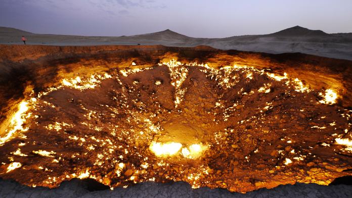 Přírodní úkaz, nebo brána do pekla? Tento kráter hoří už 42 let