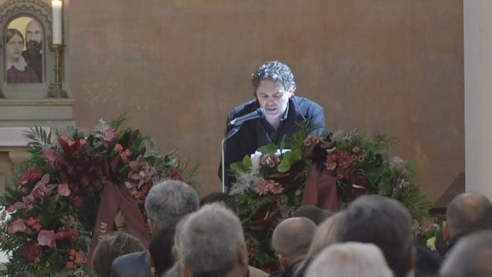 Dával jsi mi ty nejcennější rady jako "nežeň se", vzpomíná Jágr na otce