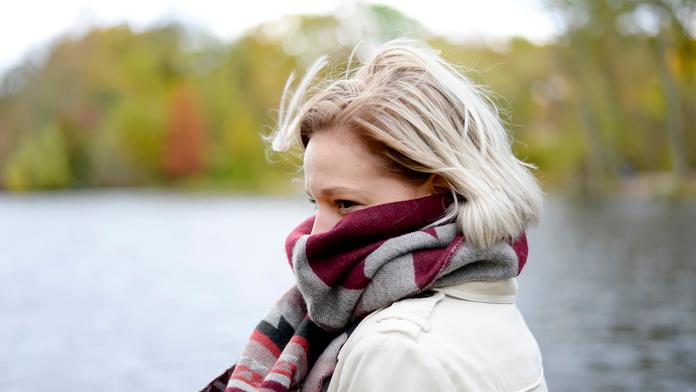 Na Česko se řítí studená fronta. Srazí teploty pod 0 °C, žene se sníh i déšť