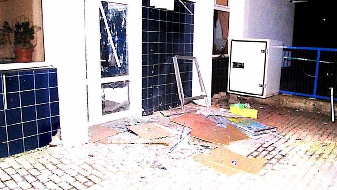 Muž měl bombou zabít poslance, obvinili ho z dalšího útoku