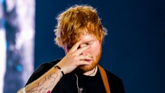 Zpěvák Ed Sheeran