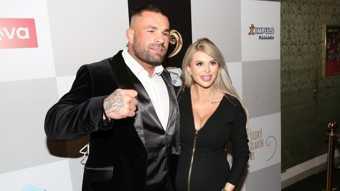 Karlos Vémola se svou manželkou Lelou Vémola