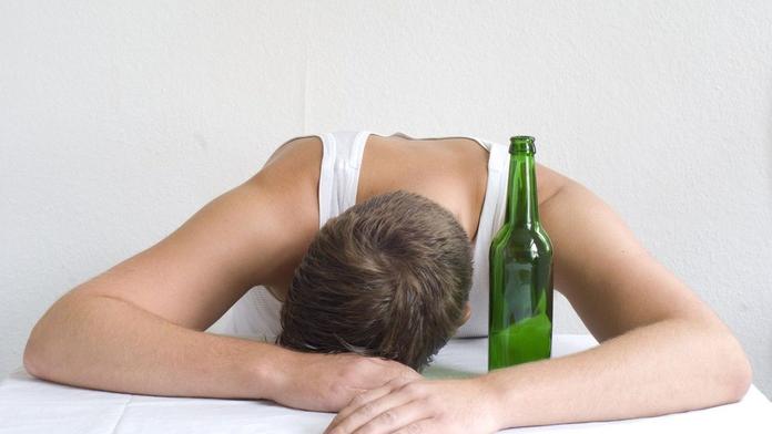 Více alkoholu než Češi vypijí jen naši sousedi! Ale doháníme je
