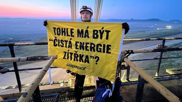 Aktivisté protestují proti těžbě uhlí v Bílině