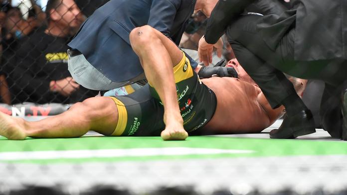 Lela se bála o Vémolův život. Po zápase zůstal bezvládně ležet