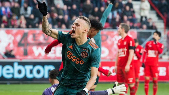 Premiéra jako hrom! Mladík z Ajaxu nasázel i díky chybě gólmana hattrick