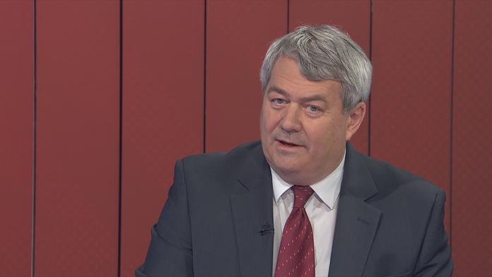 KSČM žádá peníze na on-line výuku a pro sestry, pak podpoří obří deficit