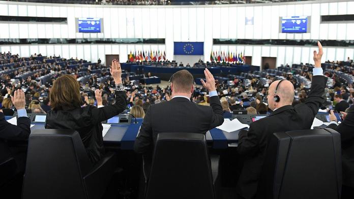 ANO před eurovolbami posiluje. V Česku by uspělo sedm stran